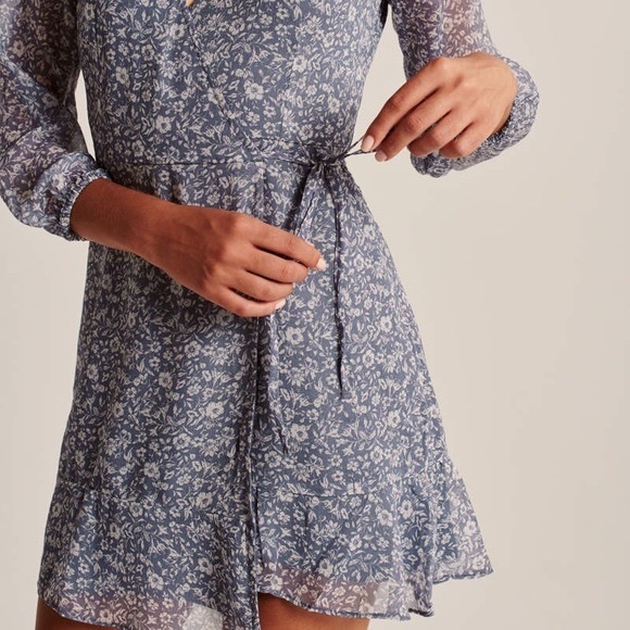 Abercrombie Blue Wrap Dress - Picture 2 of 6